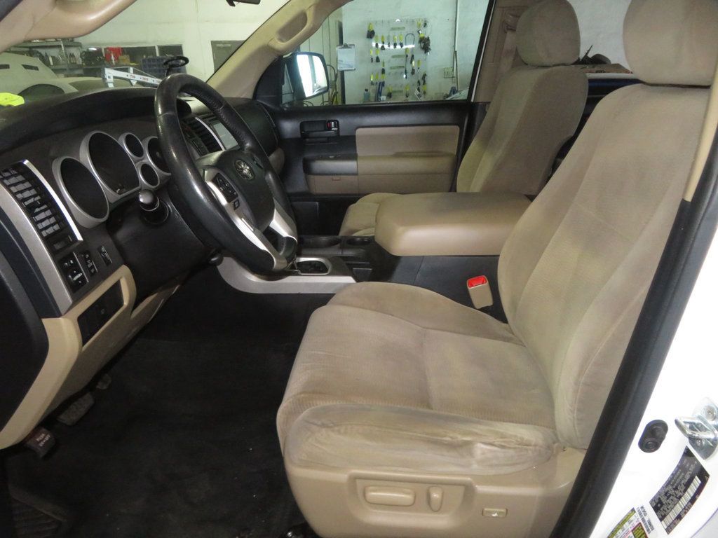 2016 Toyota Sequoia 4X4 5.7 LITER V8 SR5 SEQUOIA EXTRA CLEAN 4X4 THIRD ROW SEAT AZ  - 23035899 - 17