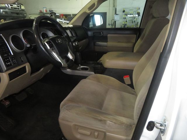 2016 Toyota Sequoia 4X4 5.7 LITER V8 SR5 SEQUOIA EXTRA CLEAN 4X4 THIRD ROW SEAT AZ  - 23035899 - 18