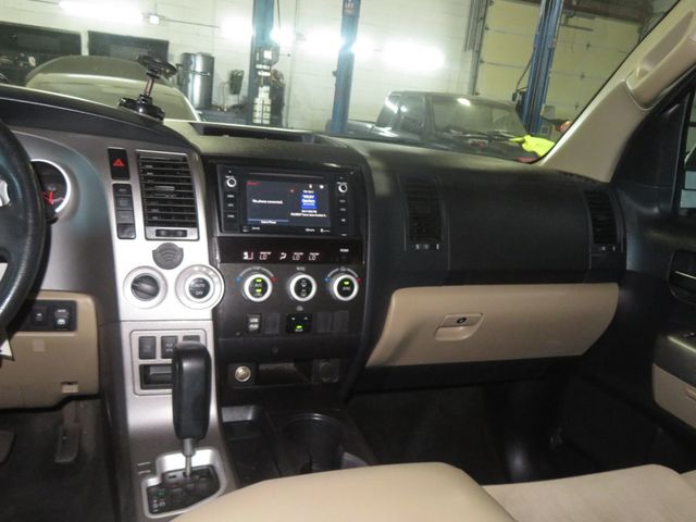 2016 Toyota Sequoia 4X4 5.7 LITER V8 SR5 SEQUOIA EXTRA CLEAN 4X4 THIRD ROW SEAT AZ  - 23035899 - 37