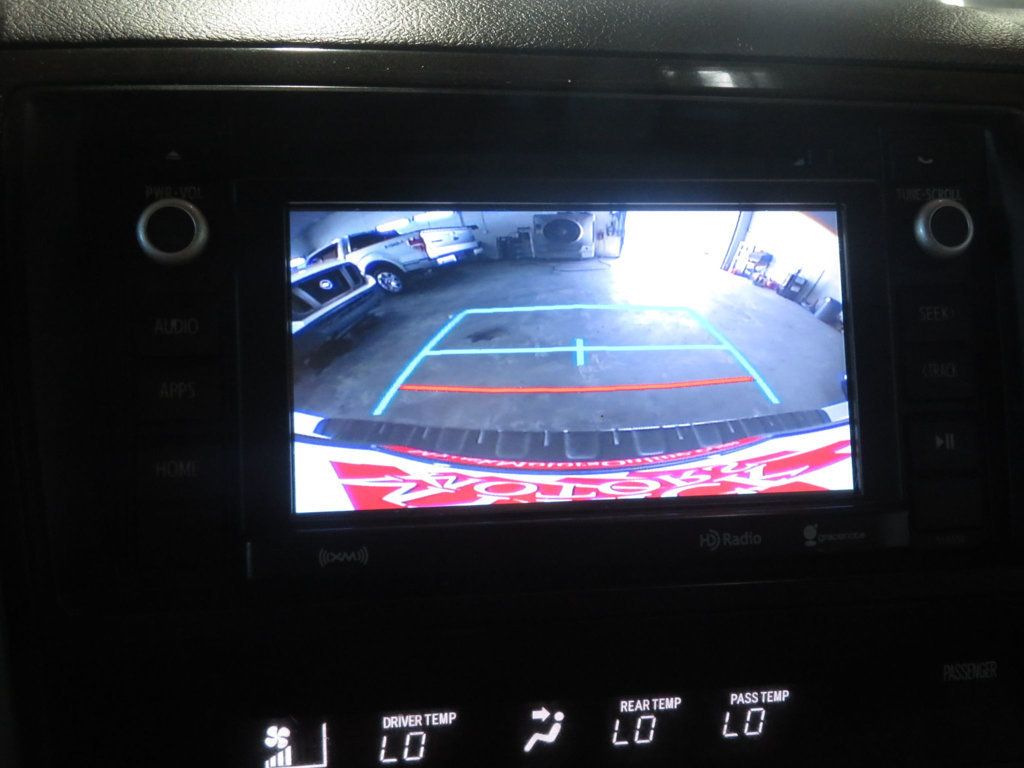 2016 Toyota Sequoia 4X4 5.7 LITER V8 SR5 SEQUOIA EXTRA CLEAN 4X4 THIRD ROW SEAT AZ  - 23035899 - 40