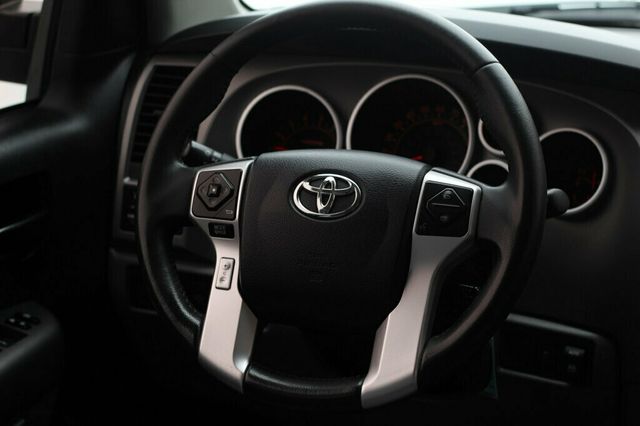 2016 Toyota Sequoia LEATHER MOONROOF, NEW BRIDGESTONE DUELER TIRES - 22950411 - 32