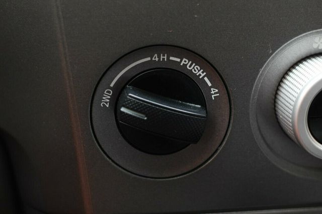 2016 Toyota Sequoia LEATHER MOONROOF, NEW BRIDGESTONE DUELER TIRES - 22950411 - 33