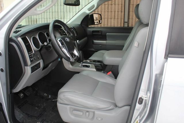 2016 Toyota Sequoia LEATHER MOONROOF, NEW BRIDGESTONE DUELER TIRESTIRES - 22950411 - 26