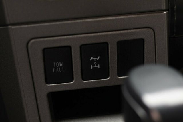 2016 Toyota Sequoia LEATHER MOONROOF, NEW BRIDGESTONE DUELER TIRESTIRES - 22950411 - 35