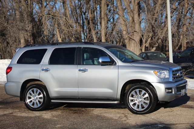 2016 Toyota Sequoia ONE OWNER LIMITED W/ NAVIGATION, SAFETY & CONV. PKG,  - 22972077 - 0