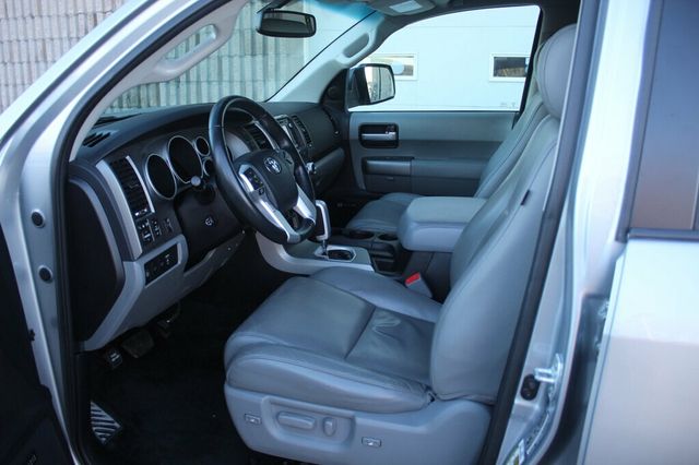 2016 Toyota Sequoia ONE OWNER LIMITED W/ NAVIGATION, SAFETY & CONV. PKG,  - 22972077 - 23