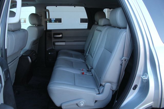 2016 Toyota Sequoia ONE OWNER LIMITED W/ NAVIGATION, SAFETY & CONV. PKG,  - 22972077 - 27