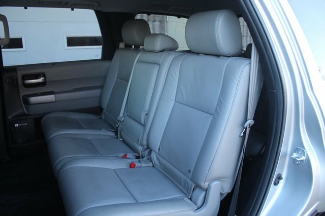 2016 Toyota Sequoia ONE OWNER LIMITED W/ NAVIGATION, SAFETY & CONV. PKG,  - 22972077 - 28