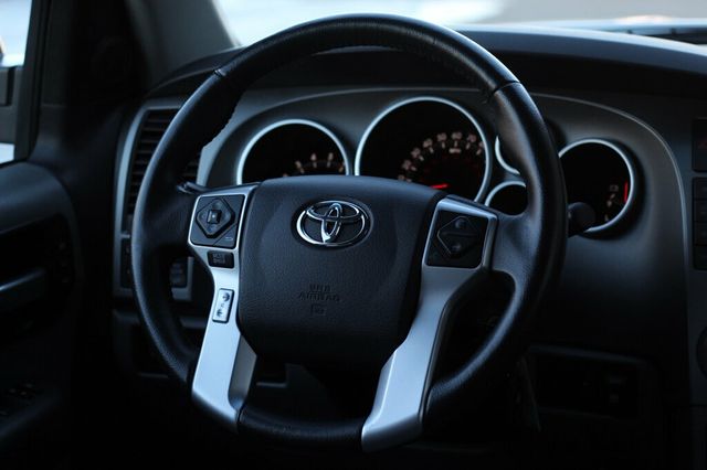 2016 Toyota Sequoia ONE OWNER LIMITED W/ NAVIGATION, SAFETY & CONV. PKG,  - 22972077 - 30