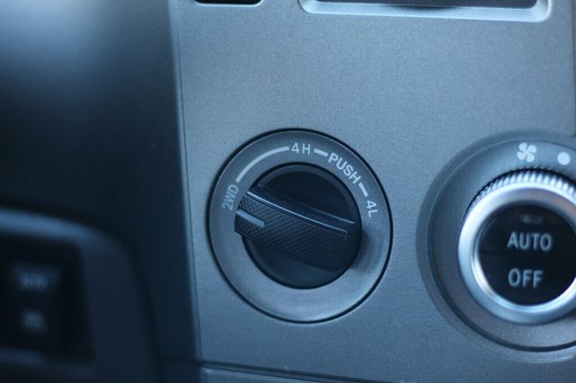 2016 Toyota Sequoia ONE OWNER LIMITED W/ NAVIGATION, SAFETY & CONV. PKG,  - 22972077 - 31