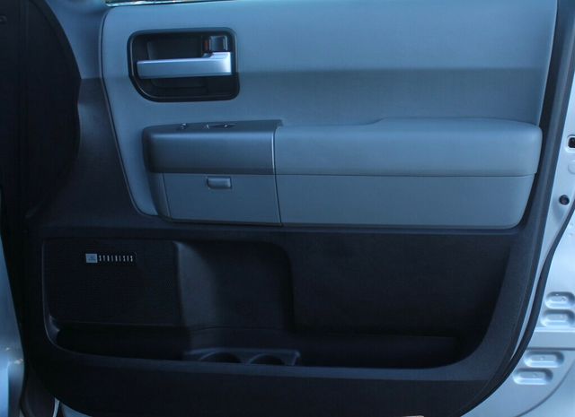 2016 Toyota Sequoia ONE OWNER LIMITED W/ NAVIGATION, SAFETY & CONV. PKG,  - 22972077 - 5