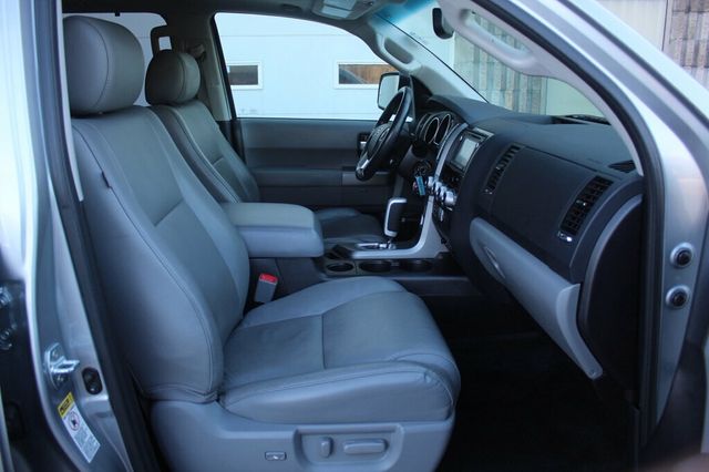 2016 Toyota Sequoia ONE OWNER LIMITED W/ NAVIGATION, SAFETY & CONV. PKG,  - 22972077 - 6