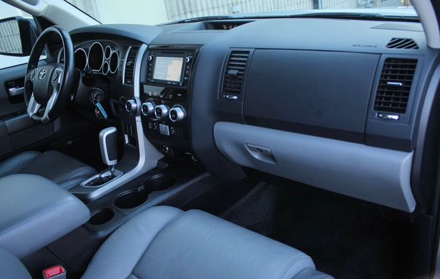 2016 Toyota Sequoia ONE OWNER LIMITED W/ NAVIGATION, SAFETY & CONV. PKG,  - 22972077 - 8