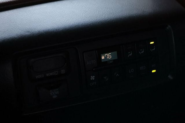 2016 Toyota Sequoia ONE OWNER PLATINUM IN IMPRESSIVE OVERALL CONDITION - 22968173 - 10