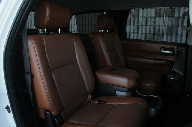 2016 Toyota Sequoia ONE OWNER PLATINUM IN IMPRESSIVE OVERALL CONDITION - 22968173 - 12