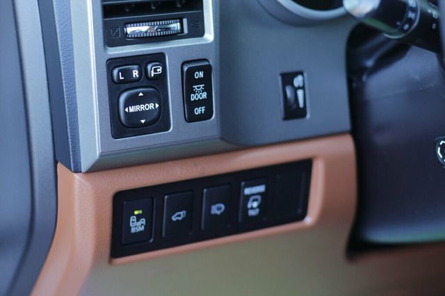 2016 Toyota Sequoia ONE OWNER PLATINUM IN IMPRESSIVE OVERALL CONDITION - 22968173 - 24