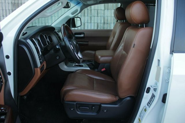 2016 Toyota Sequoia ONE OWNER PLATINUM IN IMPRESSIVE OVERALL CONDITION - 22968173 - 26