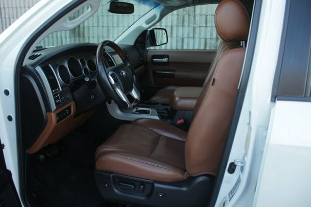 2016 Toyota Sequoia ONE OWNER PLATINUM IN IMPRESSIVE OVERALL CONDITION - 22968173 - 27