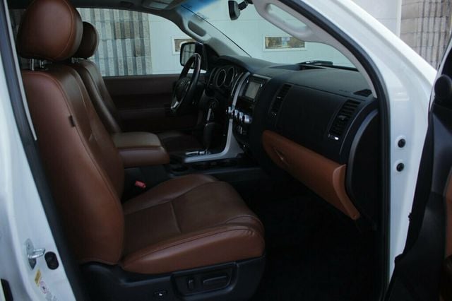 2016 Toyota Sequoia ONE OWNER PLATINUM IN IMPRESSIVE OVERALL CONDITION - 22968173 - 7