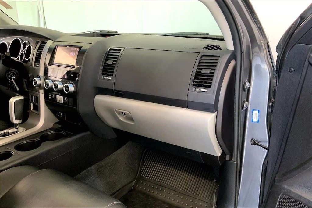 2016 Toyota Sequoia RWD 5.7L Limited - 23094175 - 9