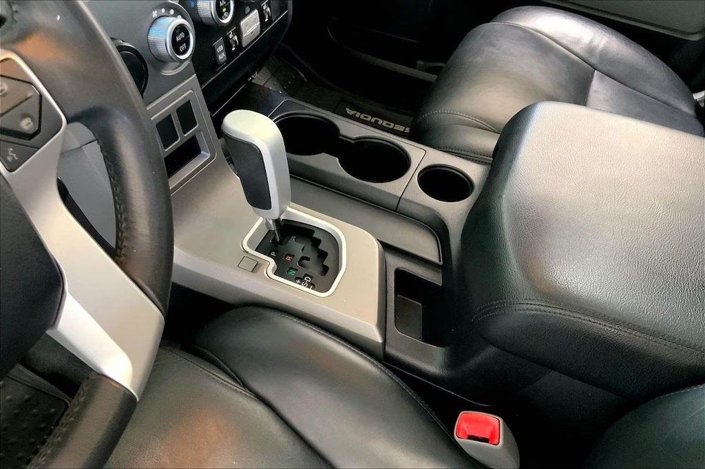 2016 Toyota Sequoia RWD 5.7L Limited - 23094175 - 10