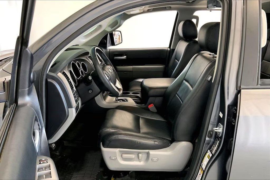 2016 Toyota Sequoia RWD 5.7L Limited - 23094175 - 11
