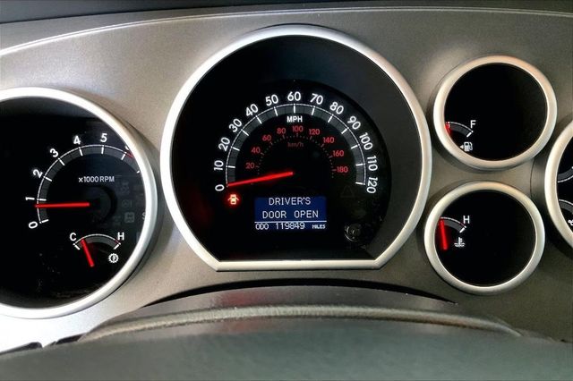2016 Toyota Sequoia RWD 5.7L Limited - 23094175 - 13
