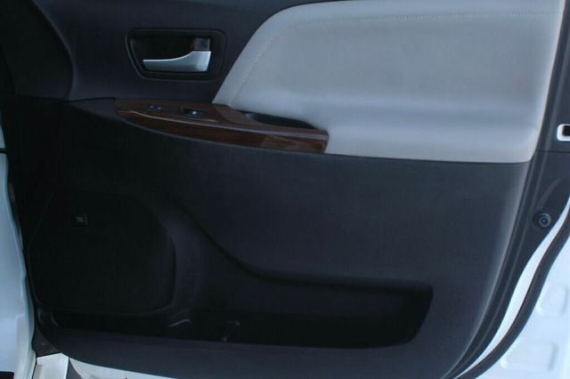 2016 Toyota Sienna 1ST AVAILABLE 2/18/25 ONE OWNER AWD LIMITED PREMIUM - 22969258 - 5