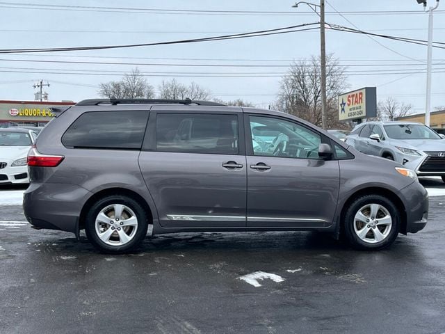 2016 Toyota Sienna 5dr 7-Passenger Van LE AAS FWD - 22740895 - 14