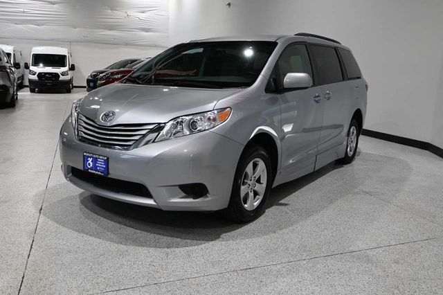 2016 Toyota Sienna 5dr 7-Passenger Van LE FWD Mobility - 23018620 - 9