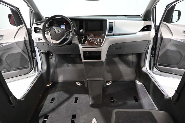 2016 Toyota Sienna 5dr 7-Passenger Van LE FWD Mobility - 23018620 - 20