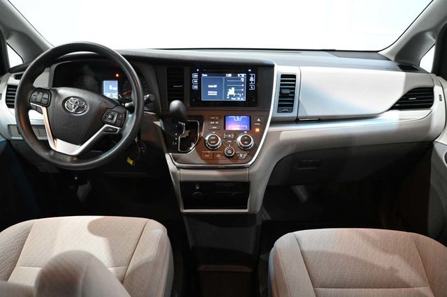 2016 Toyota Sienna 5dr 7-Passenger Van LE FWD Mobility - 23018620 - 21