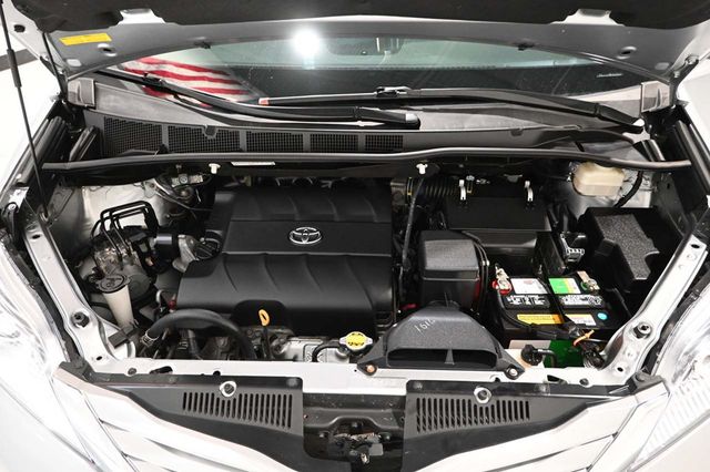2016 Toyota Sienna 5dr 7-Passenger Van LE FWD Mobility - 23018620 - 32
