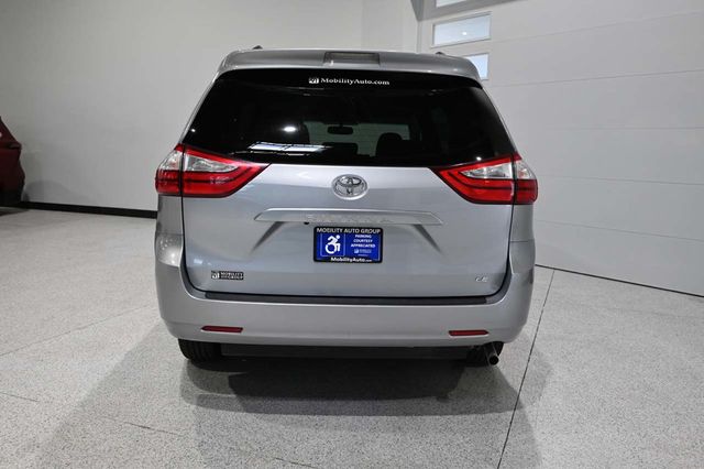 2016 Toyota Sienna 5dr 7-Passenger Van LE FWD Mobility - 23018620 - 6
