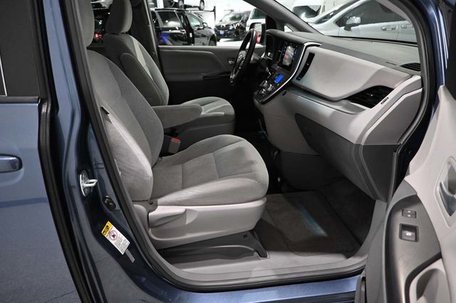 2016 Toyota Sienna 5dr 7-Passenger Van LE FWD Mobility - 23020014 - 14