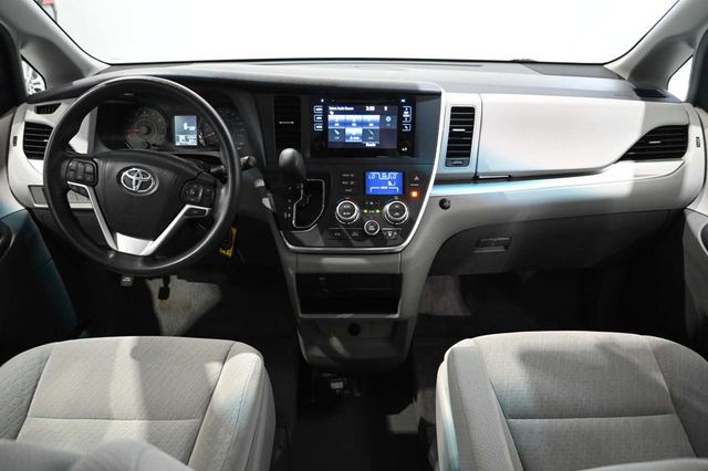 2016 Toyota Sienna 5dr 7-Passenger Van LE FWD Mobility - 23020014 - 22