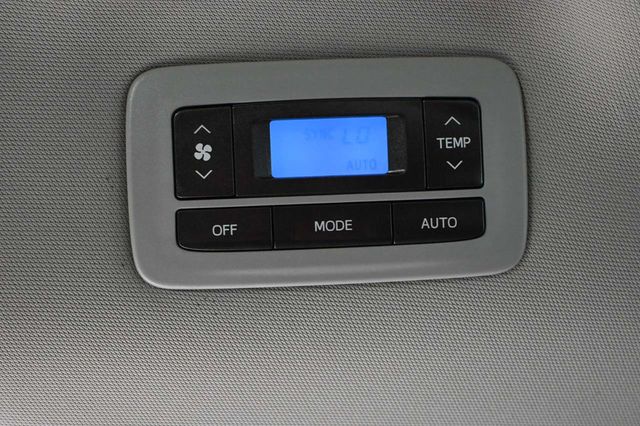 2016 Toyota Sienna 5dr 7-Passenger Van LE FWD Mobility - 23020014 - 28