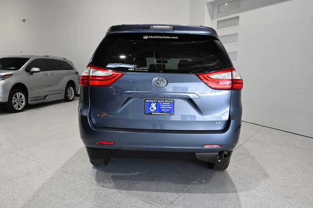 2016 Toyota Sienna 5dr 7-Passenger Van LE FWD Mobility - 23020014 - 6