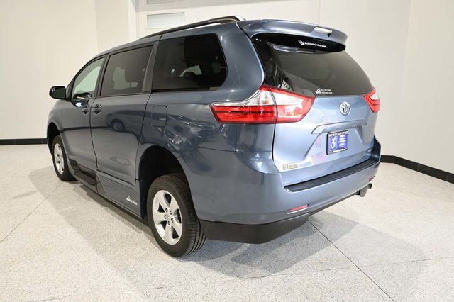 2016 Toyota Sienna 5dr 7-Passenger Van LE FWD Mobility - 23020014 - 8