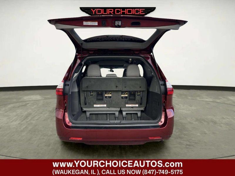 2016 Toyota Sienna 5dr 7-Passenger Van XLE AWD - 23025282 - 14