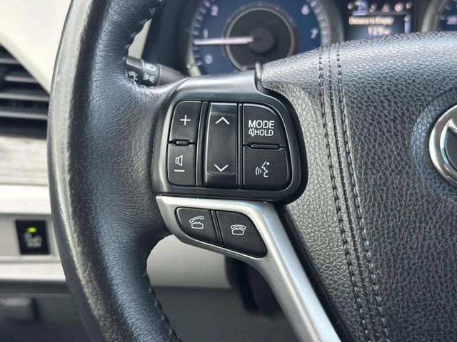 2016 Toyota Sienna 5dr 7-Passenger Van XLE AWD - 23025282 - 26