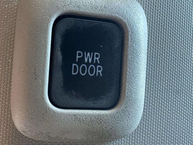 2016 Toyota Sienna 5dr 7-Passenger Van XLE AWD - 23027356 - 11