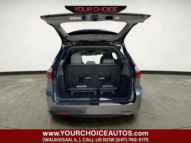 2016 Toyota Sienna 5dr 7-Passenger Van XLE AWD - 23027356 - 13