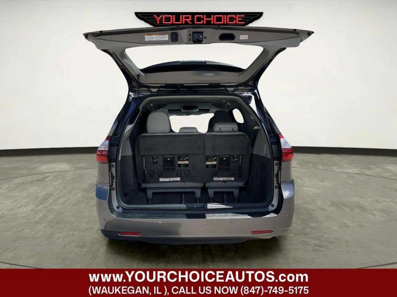 2016 Toyota Sienna 5dr 7-Passenger Van XLE AWD - 23027356 - 13