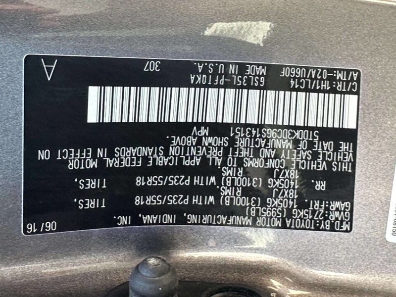 2016 Toyota Sienna 5dr 7-Passenger Van XLE AWD - 23027356 - 37