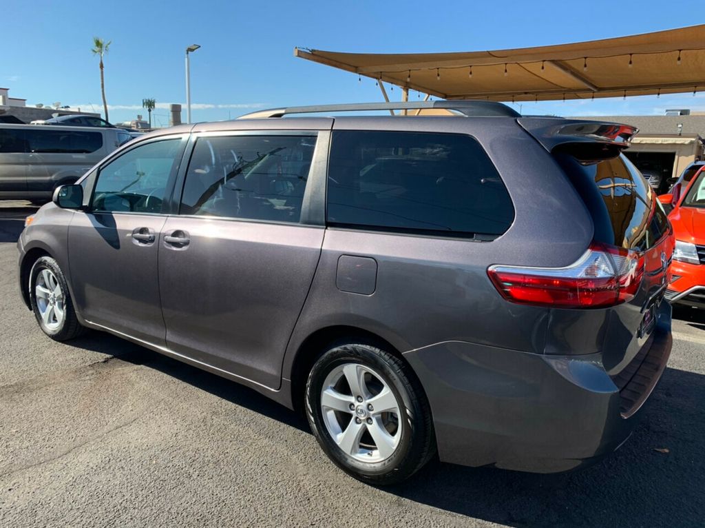 2016 toyota best sale sienna van