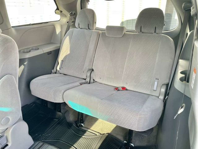 2016 Toyota Sienna 5dr 8-Passenger Van LE FWD - 22981380 - 13