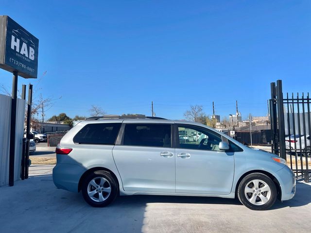 2016 Toyota Sienna 5dr 8-Passenger Van LE FWD - 22981380 - 2