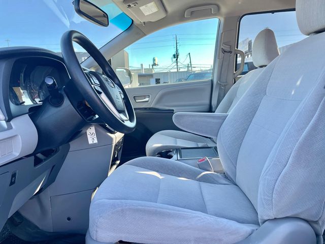 2016 Toyota Sienna 5dr 8-Passenger Van LE FWD - 22981380 - 7
