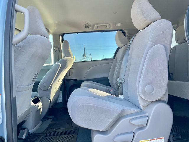 2016 Toyota Sienna 5dr 8-Passenger Van LE FWD - 22981380 - 8